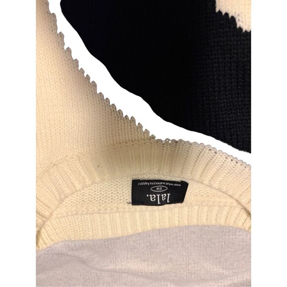 Dressed in Lala size small (oversized) yin yang gang knit sweater - EUC - Picture 10 of 11